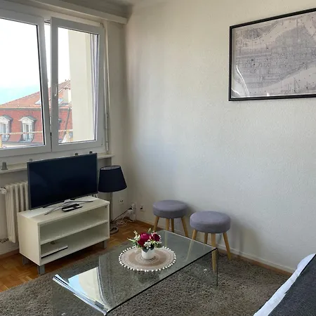 Daire Beautiful 2 Minutes From Train Station