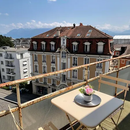 Beautiful 2 Minutes From Train Station *